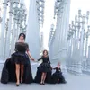 Vintage czarne gotyckie suknie ślubne 2024 Wysokie szyją ogród w stylu wiejskim fotografa z przodu krótkie plecy wysokie niskie sukienki ślubne na ramionach satynowe vestias novias