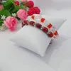 Biżuteria Wyświetlacz Pillow Watch Pillow White Wyświetlacz Biżuteria Poduszka Bransoletka Zegarek Uchwyt Bransoletka Bransoletka Organizator Skórzany Decor 5 sztuk / partia