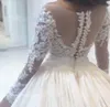 Fabulous Vacker Vit A-Line Lace Bröllopsklänning Arabiska Vintage Princess Långärmad Landstil Bröllopklänning Anpassad Plus Storlek