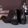 Taglie forti 38-46 Stivali eleganti in pelle da uomo Scarpe Chukkas da uomo Punte con punta in metallo Moda uomo Martin Punk Rock Boot Scarpe con tacco uomo