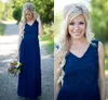 2016 Billiga Country Navy Blue Bridesmaid Dresses V Neck Lace Chiffon Draped Floor Length Wedding Guest Wear Party Dresses Maid of Honor Gowns