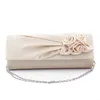 Kvinnor Satin Bridesmaid Wedding Bag Rose Flower Ruched Clutch Purse Banket Party Evening Handväskor med Chain253S