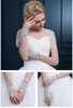 Fashion Crystals Lace Bridal Gloves Wrist Length Fingerless Wedding Gloves Beaded Rhinestones Formal Party Short Glove1841227