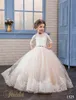 Goedkope bloem meisjes jurken 2021 pentelei met 3/4 lange mouwen en kant-up-achtige appliques tule ballgown kleine meisjes jurken voor partij prom