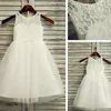 2020 Nice Flower Girls Dresses Scoop Neckline Handmade Flowers Kids Wears For Communion Wedding Girls Long Dress