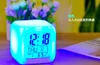 LED輝く7色の変更時計デジタルアラーム時計温度計カラフルな変更のデスク時計カレンダー