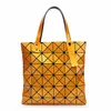 Baobaoバッグの女性折りたたまれた幾何学的な格子縞のバッグBao bao Fashion Casuary Tote女性ハンドバッグMochila Sholdleou Bag Quality Miyake208Q