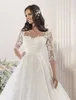Vestido de noiva de meia manga Tulle Apliques de bola de gola Opliques renda pérolas de cristal casamento vestidos de noiva Back Ilusão