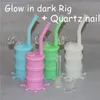 Popularne rury do palenia silikonowe platformy Hookh Bongs Glow W Dark Silicon Oil Dab Rig + Clear 4mm 14mm Męskie bangery kwarcowe