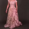 2017 Split Party Dresses A Line Cap Sleeves spetshölje cocktailklänning med ren organza Ruffled 3D -blommor spetsar oftskirt8202288