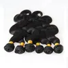 Fasci di capelli brasiliani dell'onda del corpo di colore nero 6pcs di tessitura umana dei capelli naturali