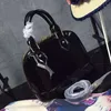 Designer Bag Shell Alma BB Handbag Luxury Shinny Leather Crossbody Bag Lady Patent Purse Tote Colourfull Women Classic Zipper Pocket Sac En huvudsaklig Dicky Messenger -väska