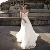 Fashion Backless Beach Wedding Dresses A-Line Off Shoulder Appliques Lace Bridal Gowns Tulle Sweep Train Bohemian Wedding Dress