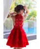2021 매력적인 붉은 칵테일 드레스 빈티지 레이스 짧은 미니 홈 메이즈 가운 쥬얼리 넥 티어 Organza 무릎 길이 댄스 파티 미인 가운