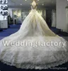 Lyxig Sparkly Bröllopsklänning High Neck Ärmlös Glitter Kristaller Rhinestones Lace Appliques Big Train Illusion Back Bridal Gowns