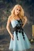 2021 Real Short Homecoming Dresses Light Sky Blue With Black Appliciques spets en axel billig festklänning8639423