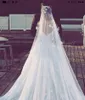 Saudiarabien Bröllopsklänningar 2017 Ballklänning Sexig V-Neck Off Shoulder Romantisk Blommor Vestidos de Novia Luxury Cathedral Tåg Brudklänningar