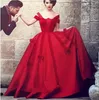 Neue maßgeschneiderte Vintage Saudi-arabische rote gotische Brautkleider aus der Schulter, Dubai-Ballkleid, nicht weiß, bunte Brautkleider mit Farbe