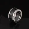 2017 Nouvelle Arrivée Couleur spéciale noir et blanc Ensembles de mariée Bagues classiques pour bagues Bague à ressort Bague en or rose 18 carats Titane / Version large