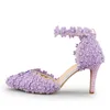 Tira No Tornozelo Sandálias de Verão Handmade Lace Flor Mulheres Saltos Médios Sapatos de Casamento Nupcial Adulto Cerimônia Bombas Roxo Amarelo