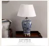 중국어 파란색과 흰색 도자기 책상 램프 현대 Dimmable 중국 꽃 독서 램프 홈 실내 침실 거실 침대 침대 사이드 테이블 라이트