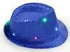 9色LEDジャズ帽子点滅ライトアップLED Fedora Trilby Sequins Capsファンシードレスダンスパーティー帽子ユニセックスヒップホップランプ発光帽子