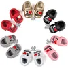 Baby Beard Moccasins Soft Sole PU Läder Första Walker Skor Papa Mama Utskrift Nyfödda Bow Tassels Moccasin Toddlers Skor