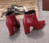 أزياء العلامة التجارية عالية الكعب الأحذية للمرأة الصوف جلد البقر برشام الكاحل الجوارب 85 ملليمتر مكتنزة كعب السيدات عارضة الأحذية المدببة أصابع SZ35-40