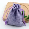 50pcs en tissu en lin pourpre coussin-cordons bijoux de bijoux pochettes de jute de jute de jute de jute 10x14cm, etc.