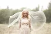 Toppmode Simple High Quality Cut Juliet Cap Crystal Wedding Veil Bridal Cap Veils Elbow Längd8539756