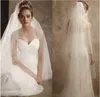 Novas véus de noiva românticos com Edge Cut 2 camadas moles Tulle Branco / Acessórios de casamento do marfim Stock Véu de casamento elegante com Comb
