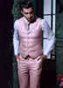 Atacado- Custom Feito Bonito Um Botão Pink Noivo Tuxedo Notch Lapel Melhor Homem Groomsman Homens Casamento Suits (jaqueta + calça + colete + gravata)