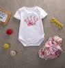 2017 New Baby Princess Set di abbigliamento Neonate Bianche manica corta Pagliaccetti corona + Pantaloncini stampati floreali 2 pezzi Set Abiti per bambini Abiti per bambini