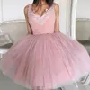 Dusty Pink Homecoming Jurken Applique V-hals Mouwloze Rits Terug Mini Feestjurk Cocktailjurk Goedkope Korte Prom Jurk Puffy Tulle Dres