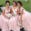 2017 Lekkie Różowe Eleganckie Długie Druhna Dresses Scoop Dekolt z koronki Aplikacje Rękawy Suknie Wieczorowe Powrót Zamek Zamek Custom Made Prom Suknie
