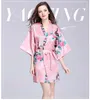 Women039S Upalanie Kimono Night Robe sztuczna jedwabna satyna ślubna panna młoda druhna szaty Krótkie kwiatowe szlafroki Peignoir femme7176743