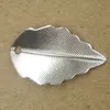 Boyute 100pcs 7 färger 10 * 17mm 16 * 25mm Hot Sale Leaf Charm Metal Mässing Scrapbooking Stämpling DIY Smycken Tillbehör