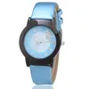 Wyprzedaż 600 sztuk / partia PU zegarek Pani Watch Pas Butterfly Classic Style Glossy Zegarki JD301 WR024