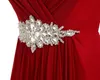 Tanie czerwone sukienki druhny bez rękawów kryształowy pasek podłogi długość szyfonu Junior Country Sukienki Długa pokojówka HO9486993