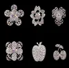 Upscale Mniejsze Korea Pearl Flower Broszki Kryształ Rhinestone Heart Butterfly Party Prom Pins Broszka Mix 10 sztuk