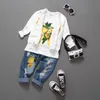 Großhandel - 2020 Frühling/Herbst Mode Zitronen-/Rosendruck Mädchenkleidung 3-teiliges Kinderkleidungsset 3-13Y Kinderkleidung T-Shirt + Mantel + Jeans1