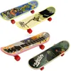 Högkvalitativ nyhet Söt Mini Barnleksaker Skateboard Athletic Finger Skateboard Gåvor för barnen C2412