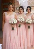2017 Robes de demoiselle d'honneur Coral pour Summer Garden Boho A Line Cap Sleeves Pleas Maid of Honor Robes Sexy Wedding Guest Dress4116544