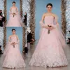 화려한 블러쉬 핑크 웨딩 드레스 2017 봄 여름 Strapless 레이스 Appique 신부 가운 라인 층 길이 해변 결혼식 Vestidos