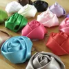 200pcs / lot 4cm Satin gerollt Rosette handgemachte rosafarbene Blume für Haarschmuck, Bekleidung DIY Zubehör