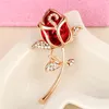 All'ingrosso- New Fashion Crystal Rose Flower Spilla Pin Strass Lega Oro rosa Spille Regalo di compleanno Accessori per abbigliamento 367826