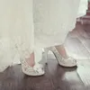 Modello di lusso Scarpe da sposa in pizzo Peep Toe Koren Scarpe da sposa bianche Piattaforma di moda Tacco a spillo Scarpe per la madre della sposa