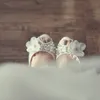 Modello di lusso Scarpe da sposa in pizzo Peep Toe Koren Scarpe da sposa bianche Piattaforma di moda Tacco a spillo Scarpe per la madre della sposa