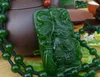 Ręczna rzeźba. Zielony Jade Wu Mammona Duke Guan (kształt prostokątny) Lucky Talisman Wisiorek Naszyjnik