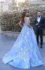 アイスブルーアラビアドバイ肩のイブニングドレス2017ヴィンテージレースのウエディングパーティーガウン特別な日のドレス